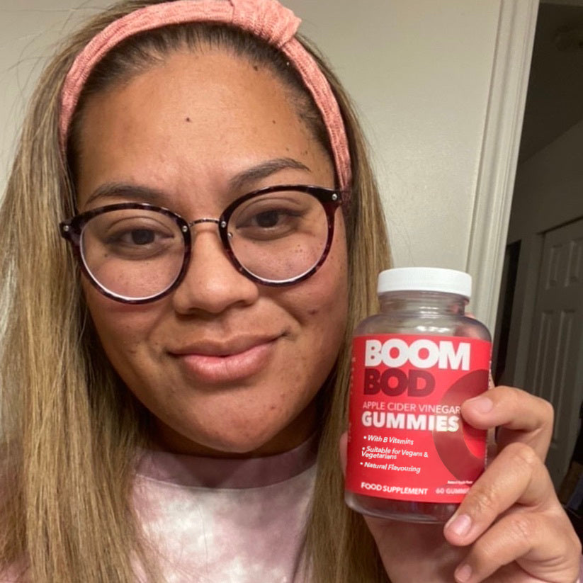 Boombod Customer Showing Apple Cider Vinegar Gummies